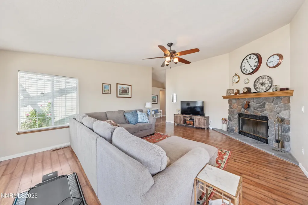 202 Thornwood Dayton NV 89403