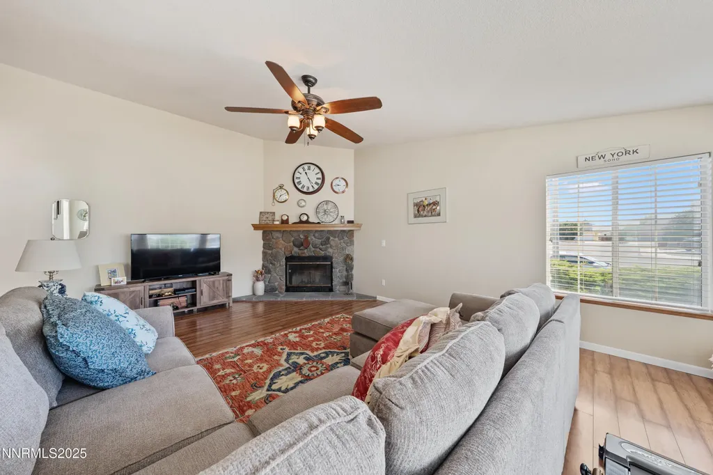 202 Thornwood Dayton NV 89403