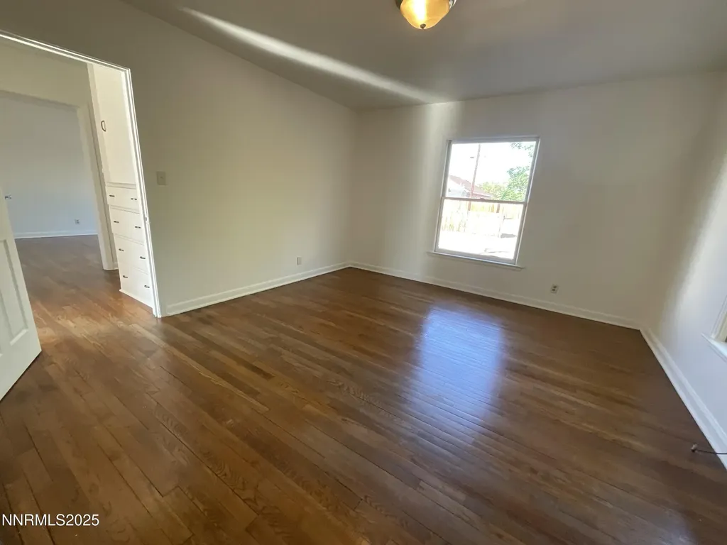 1855 Mccloud Reno NV 89512