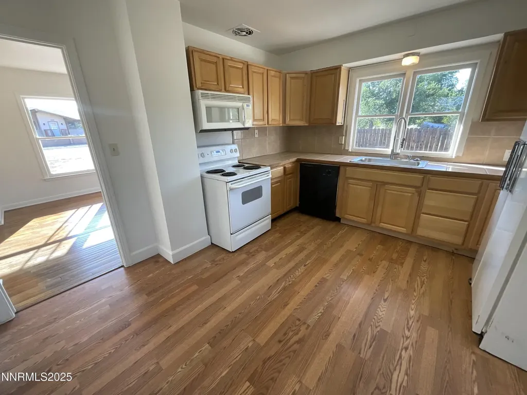 1855 Mccloud Reno NV 89512