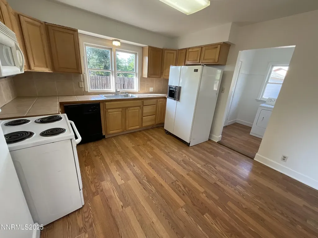 1855 Mccloud Reno NV 89512