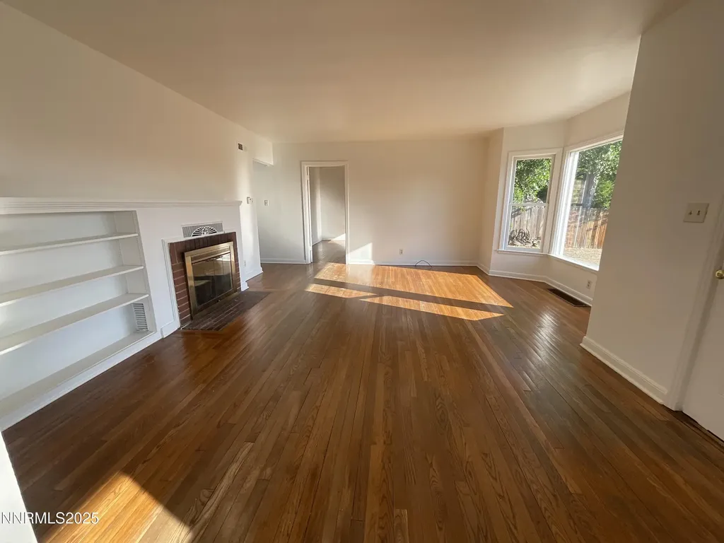 1855 Mccloud Reno NV 89512