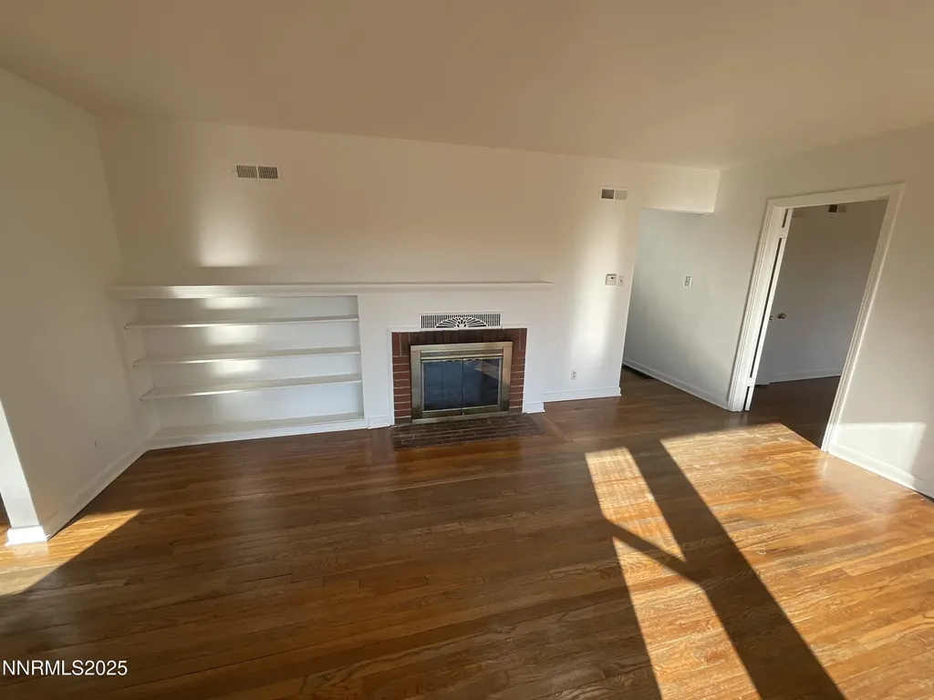 1855 Mccloud Reno NV 89512
