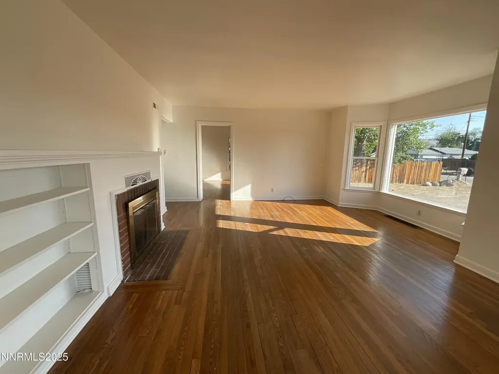 1855 Mccloud Reno NV 89512