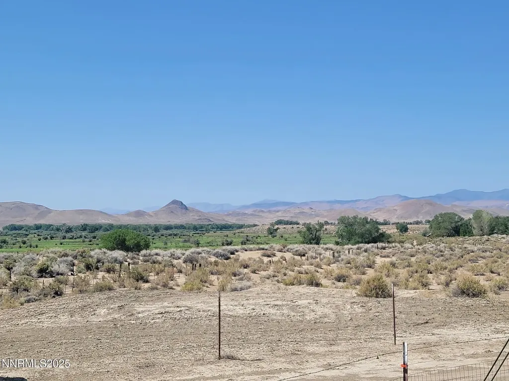 8935 Cougar Circle Silver Springs NV 89429