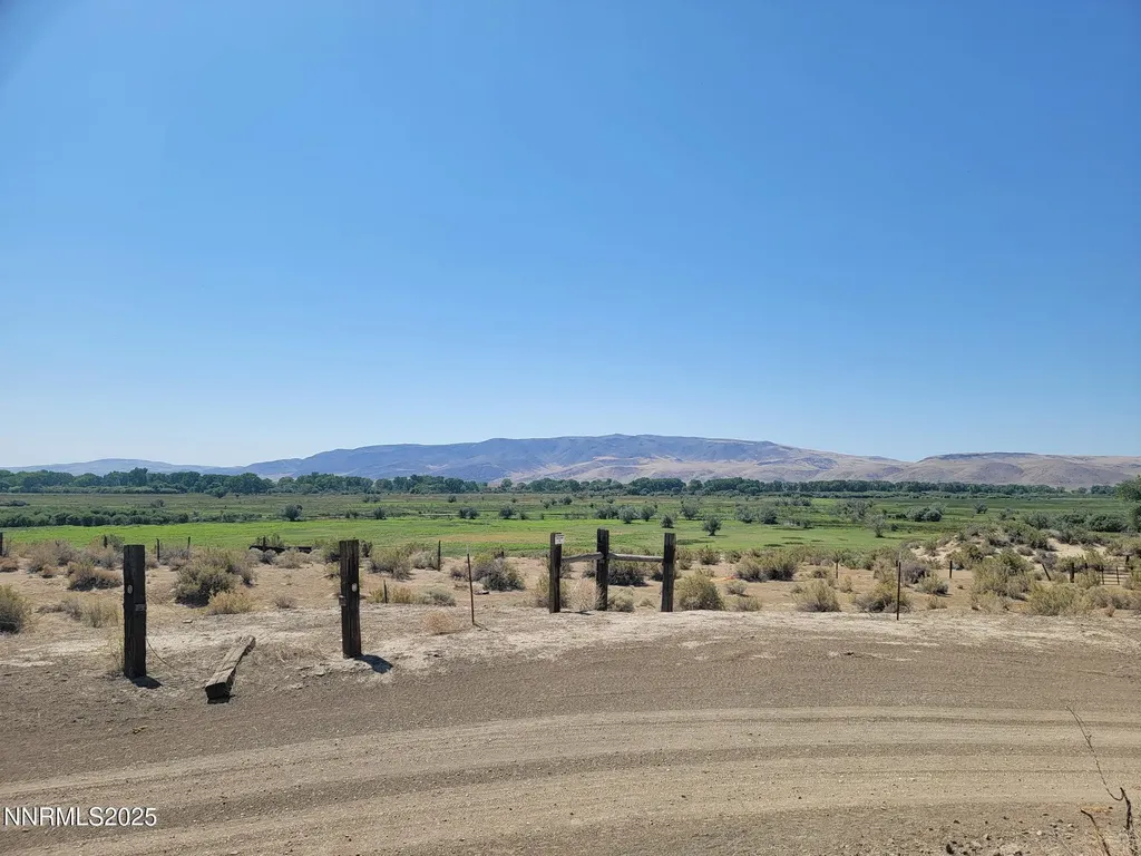 8935 Cougar Circle Silver Springs NV 89429