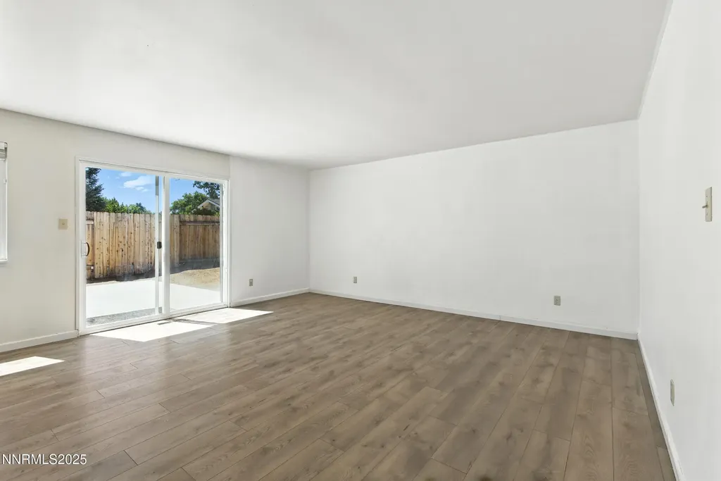 2154 La Hacienda Sparks NV 89434