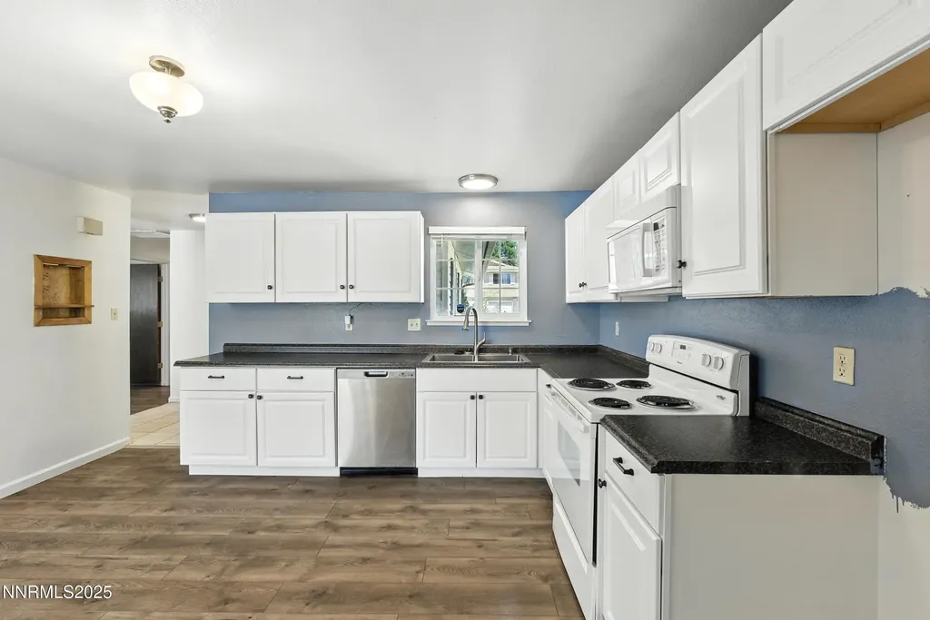 2154 La Hacienda Sparks NV 89434