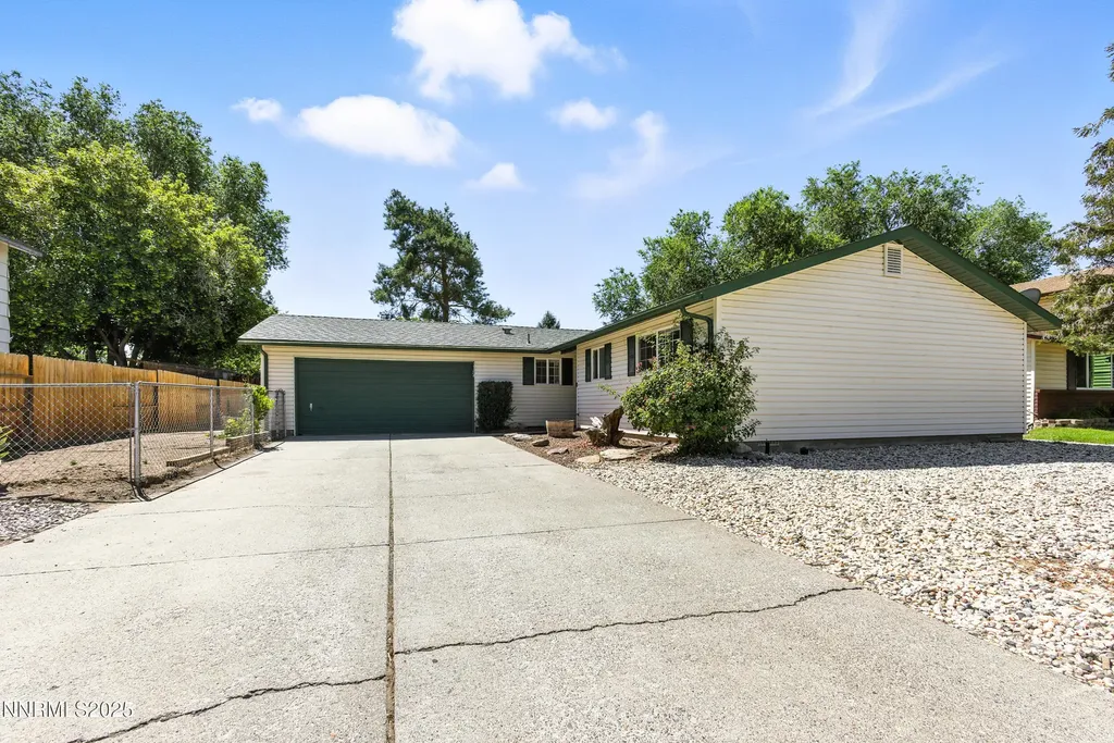 2154 La Hacienda Sparks NV 89434