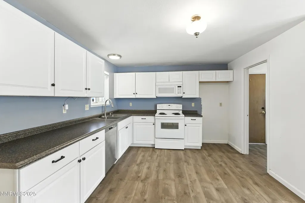 2154 La Hacienda Sparks NV 89434