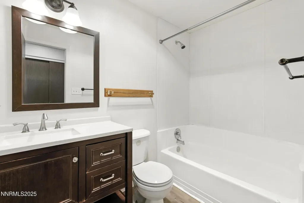 2154 La Hacienda Sparks NV 89434