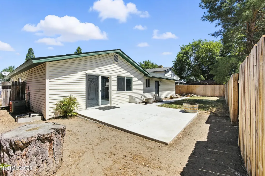 2154 La Hacienda Sparks NV 89434