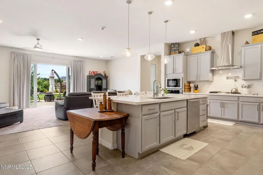 8342 Simsbury Verdi NV 89439