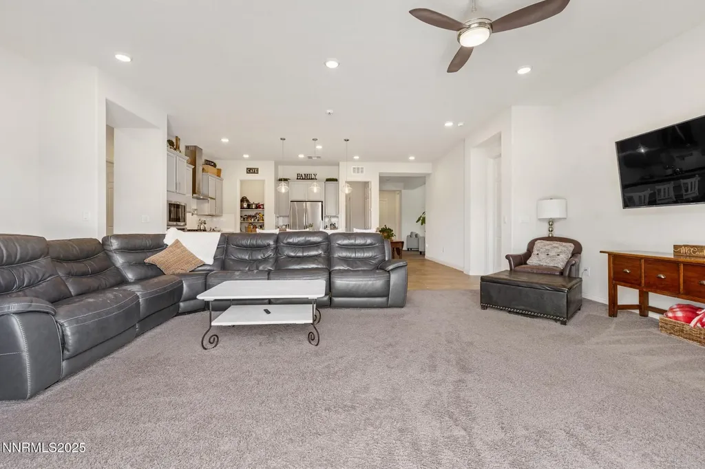 8342 Simsbury Verdi NV 89439