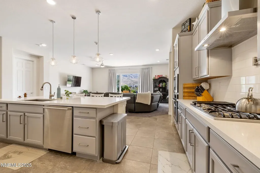 8342 Simsbury Verdi NV 89439