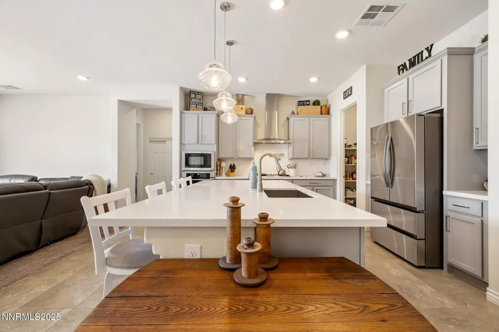 8342 Simsbury Verdi NV 89439