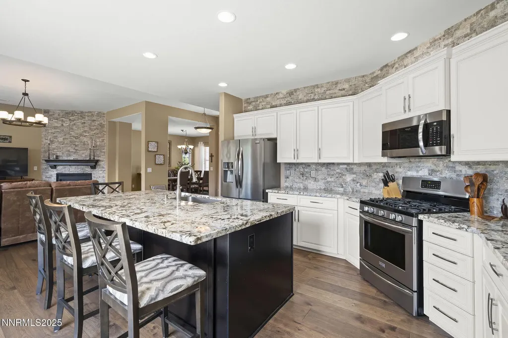 5365 Ebbetts Pass Sparks NV 89436