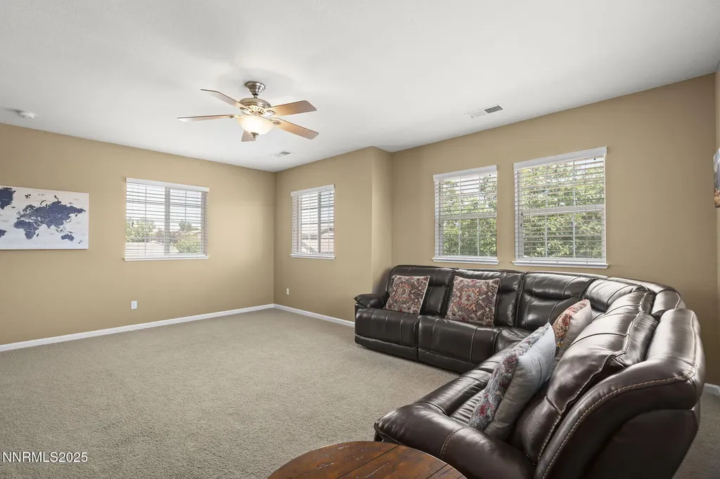 5365 Ebbetts Pass Sparks NV 89436