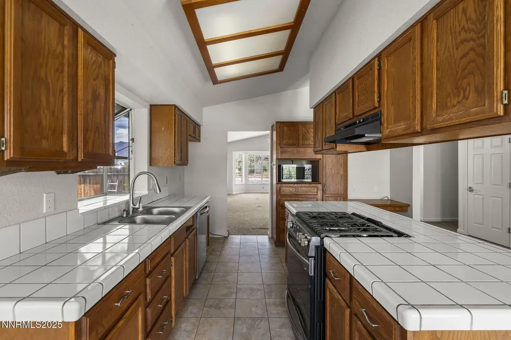 301 Valley View Dayton NV 89403