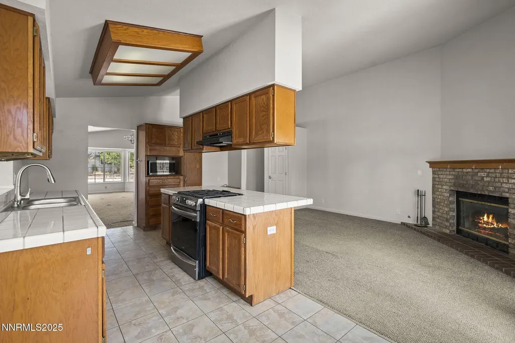 301 Valley View Dayton NV 89403