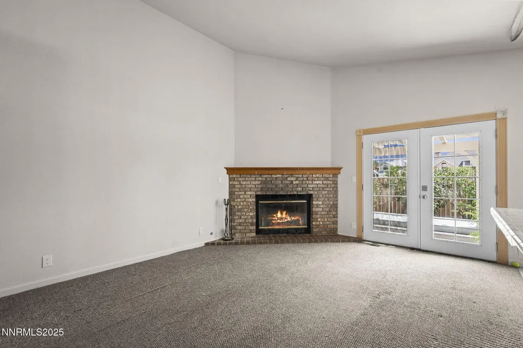 301 Valley View Dayton NV 89403