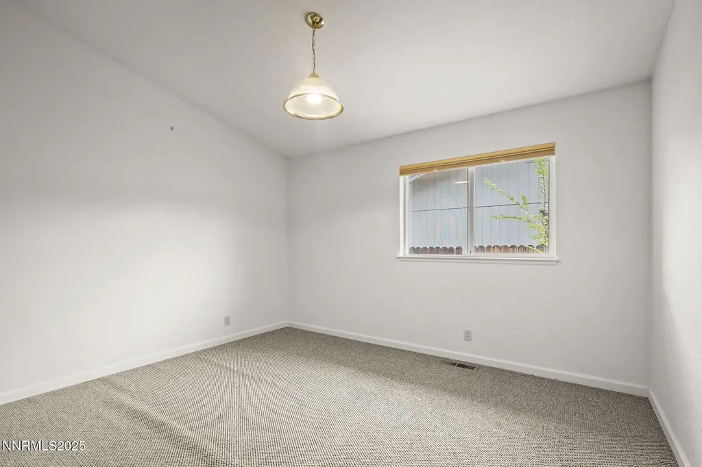 301 Valley View Dayton NV 89403