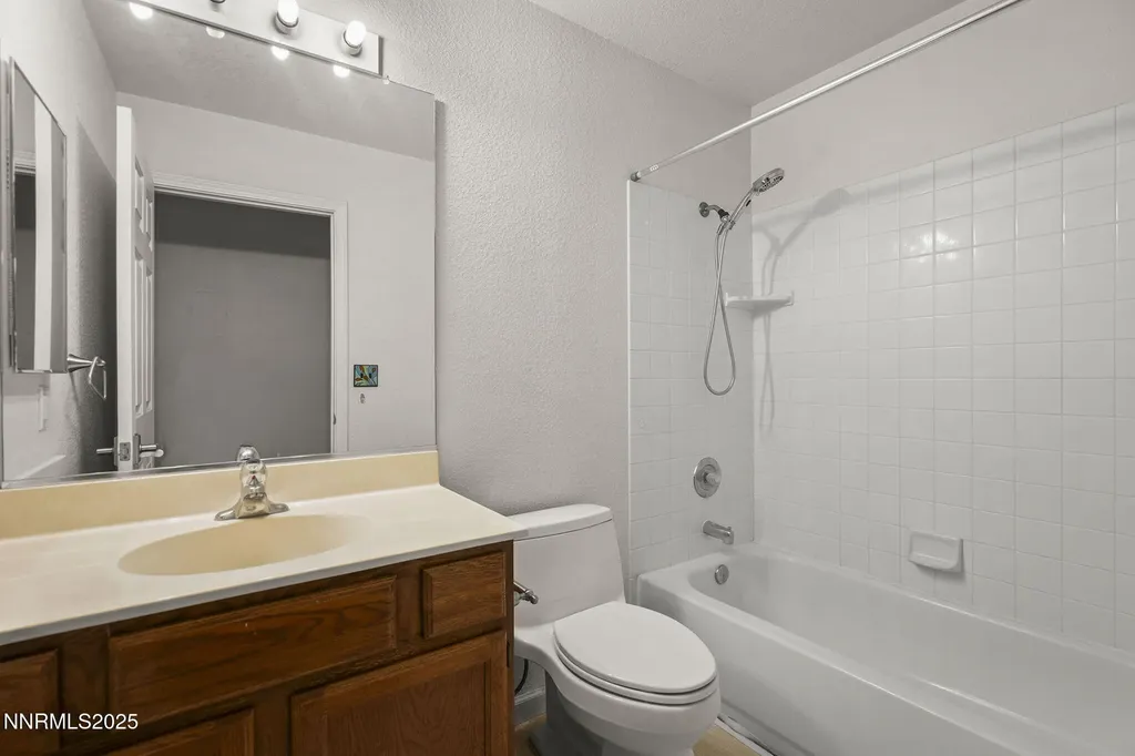 301 Valley View Dayton NV 89403