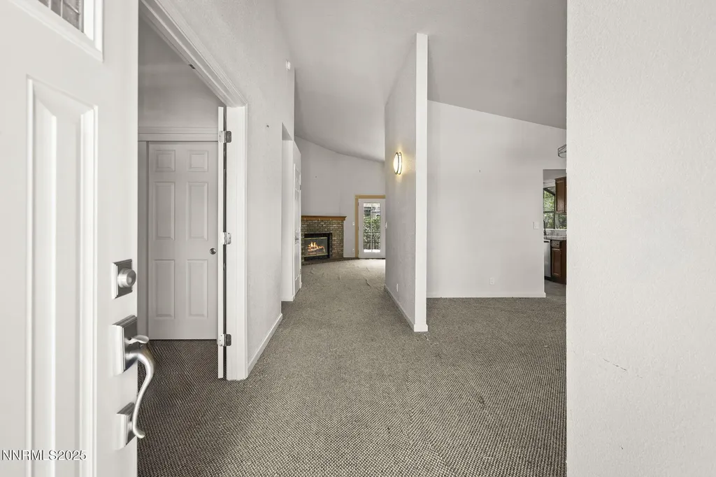 301 Valley View Dayton NV 89403