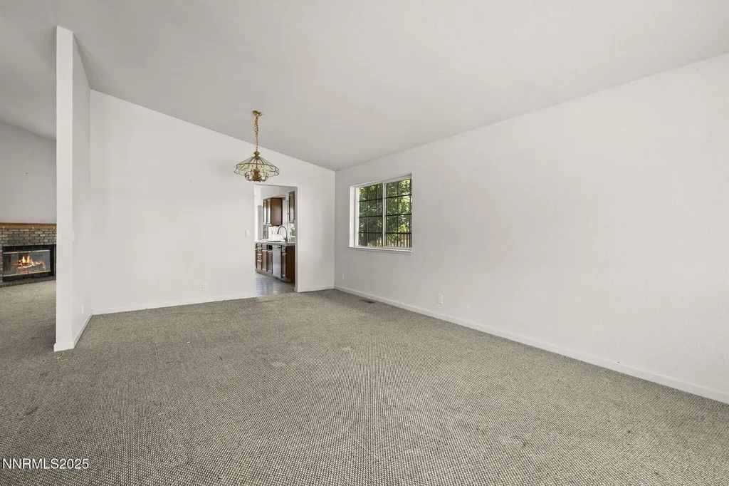 301 Valley View Dayton NV 89403