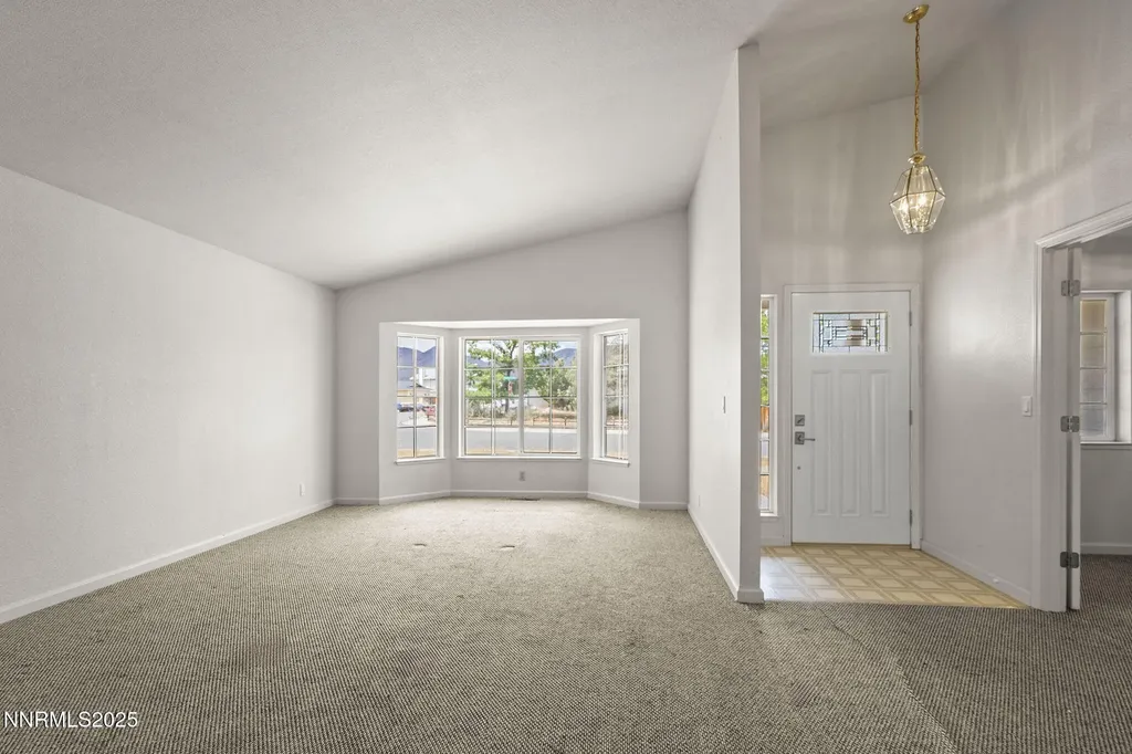 301 Valley View Dayton NV 89403