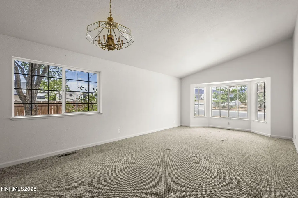 301 Valley View Dayton NV 89403