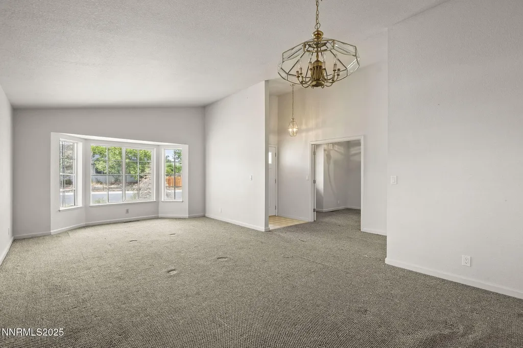 301 Valley View Dayton NV 89403