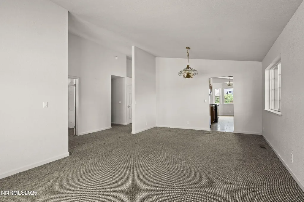 301 Valley View Dayton NV 89403