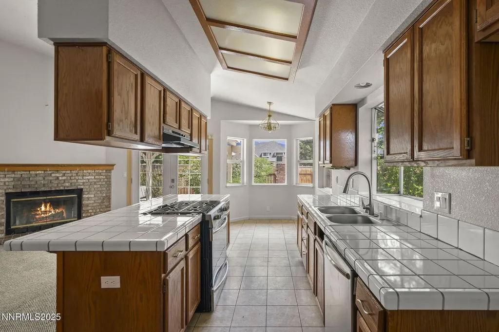 301 Valley View Dayton NV 89403