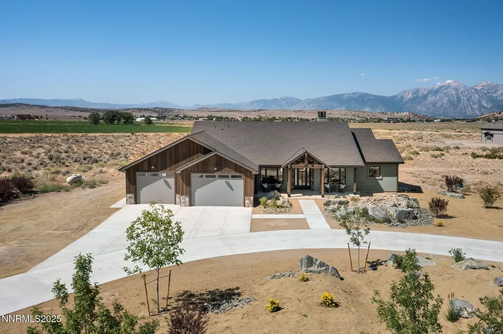 2411 Blaze Gardnerville NV 89410