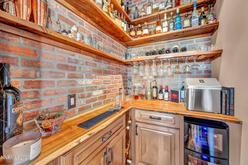 186 Carleton Reno NV 89511