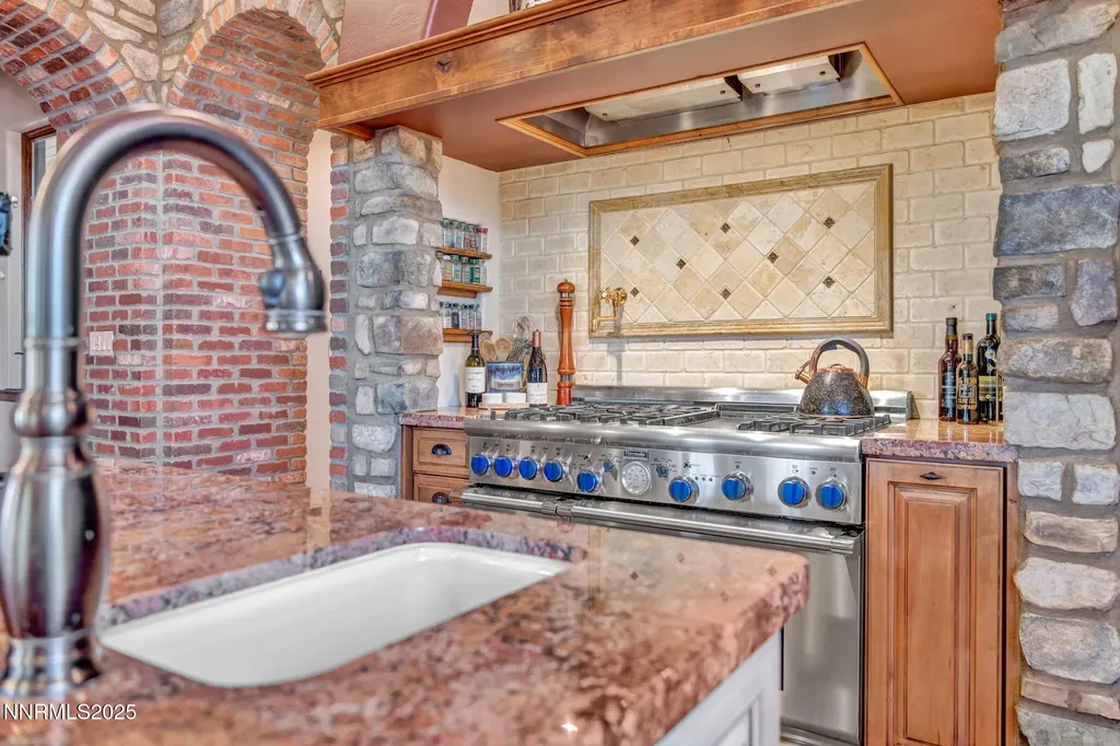 186 Carleton Reno NV 89511