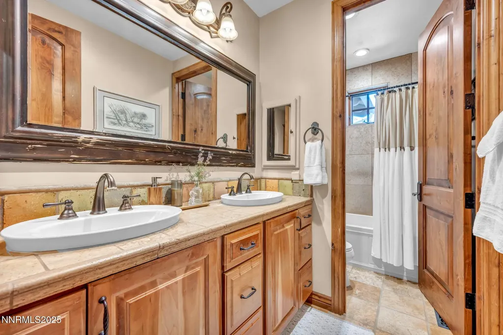 186 Carleton Reno NV 89511