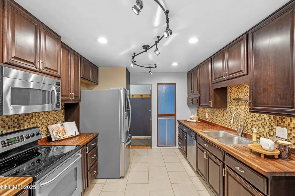 3200 Vickie Sparks NV 89431