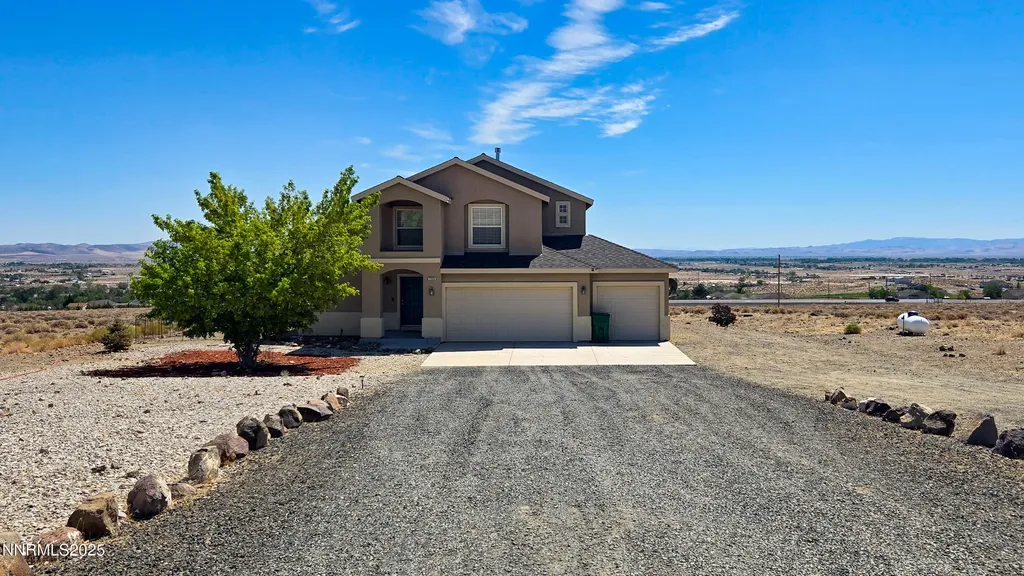 7900 Beech Silver Springs NV 89429