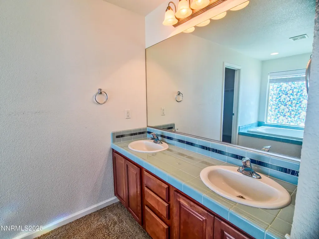 7900 Beech Silver Springs NV 89429
