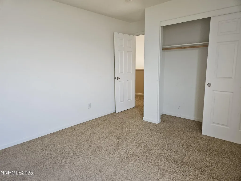 7900 Beech Silver Springs NV 89429
