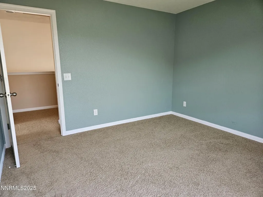 7900 Beech Silver Springs NV 89429