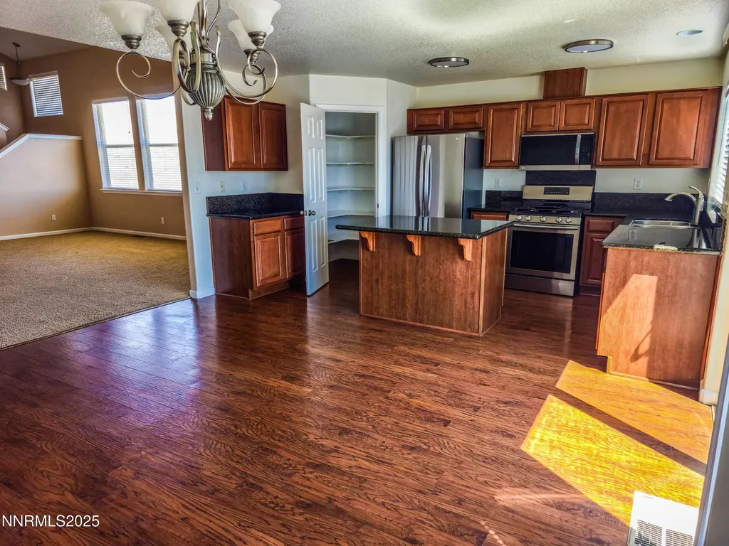 7900 Beech Silver Springs NV 89429