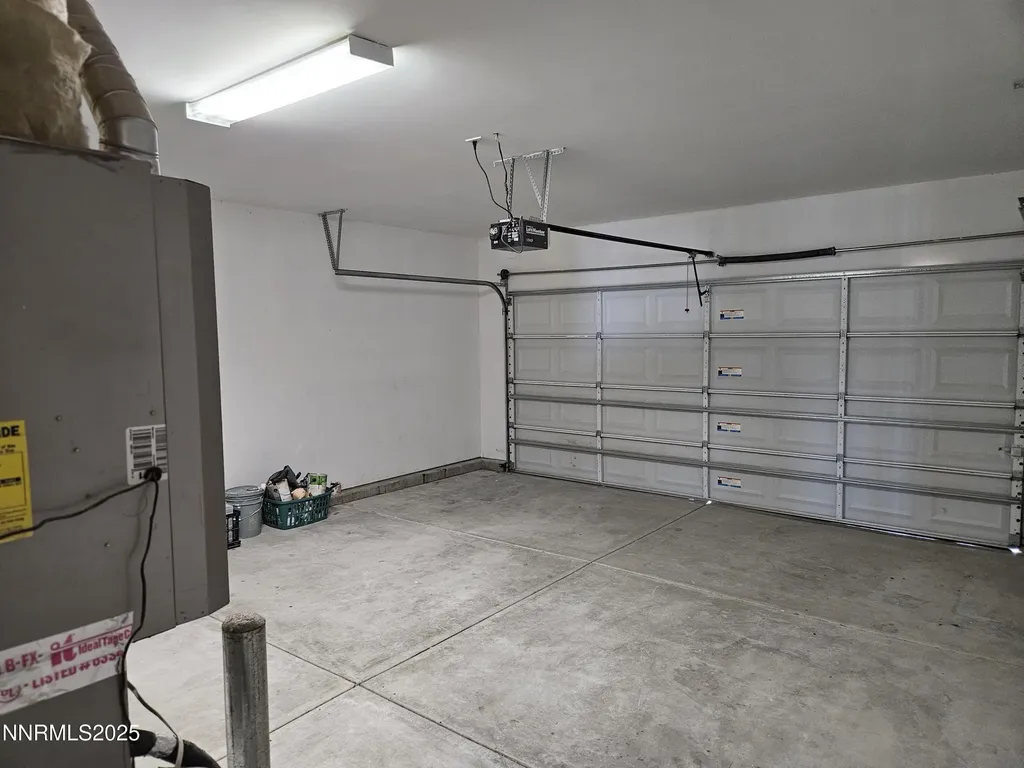 7900 Beech Silver Springs NV 89429