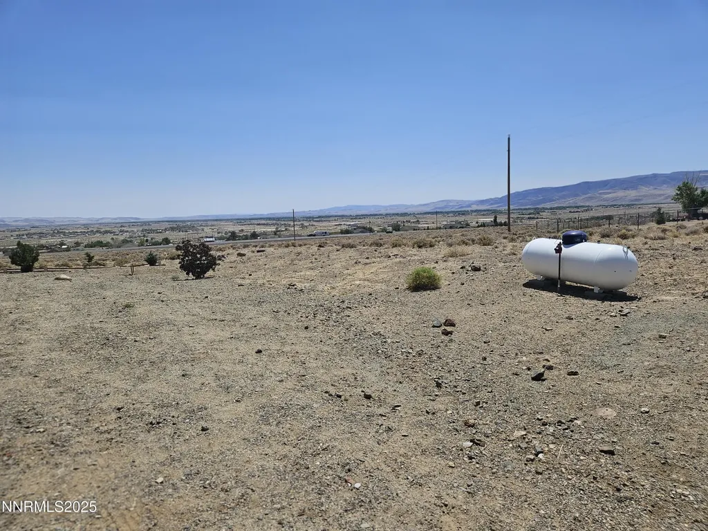 7900 Beech Silver Springs NV 89429
