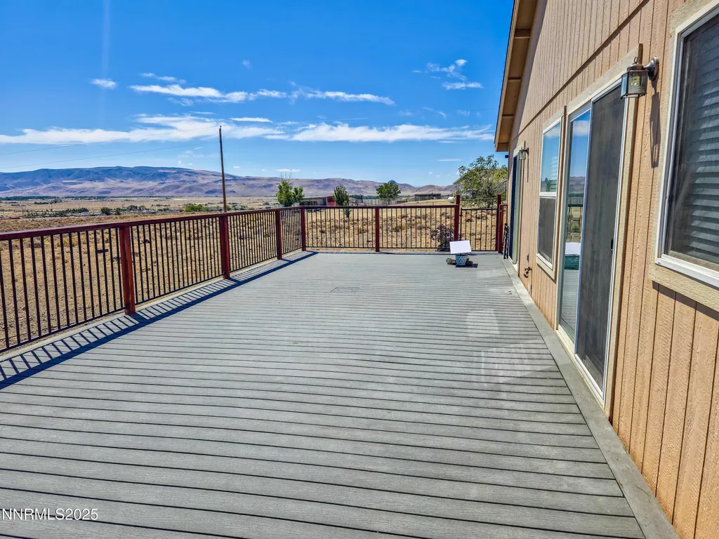 7900 Beech Silver Springs NV 89429