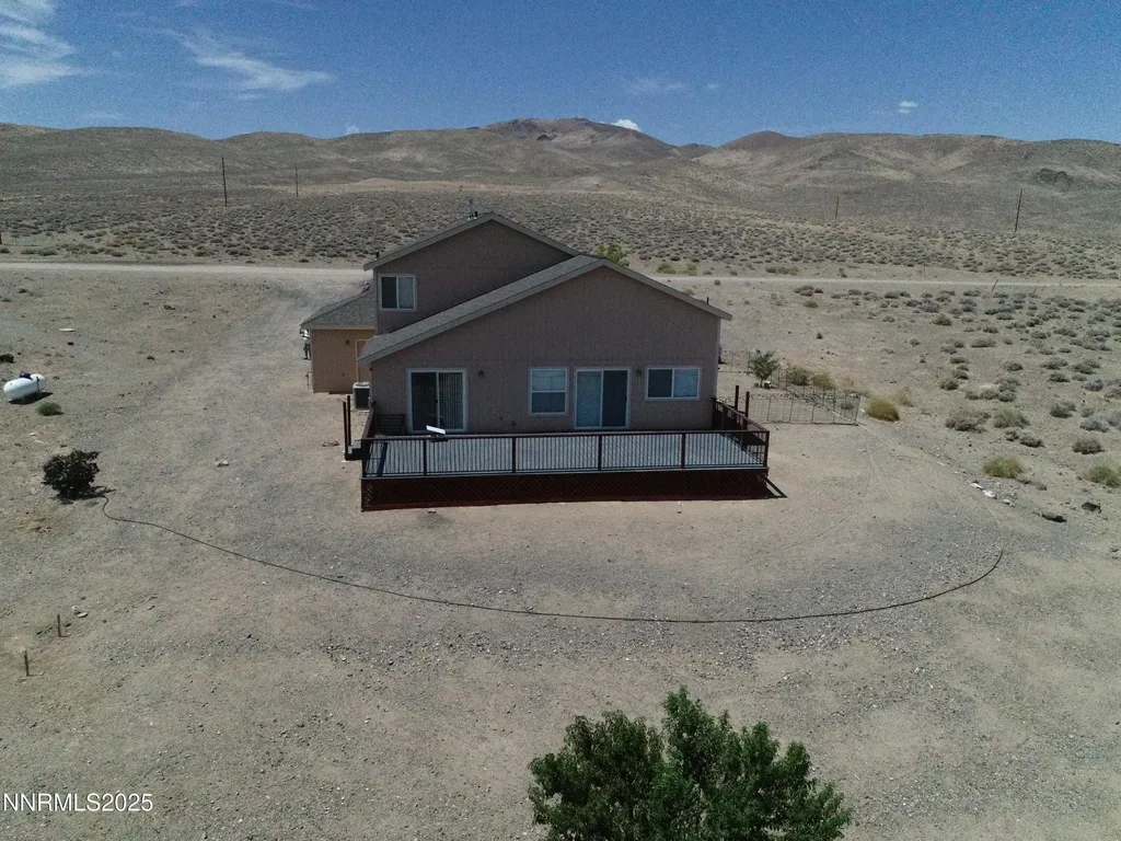 7900 Beech Silver Springs NV 89429