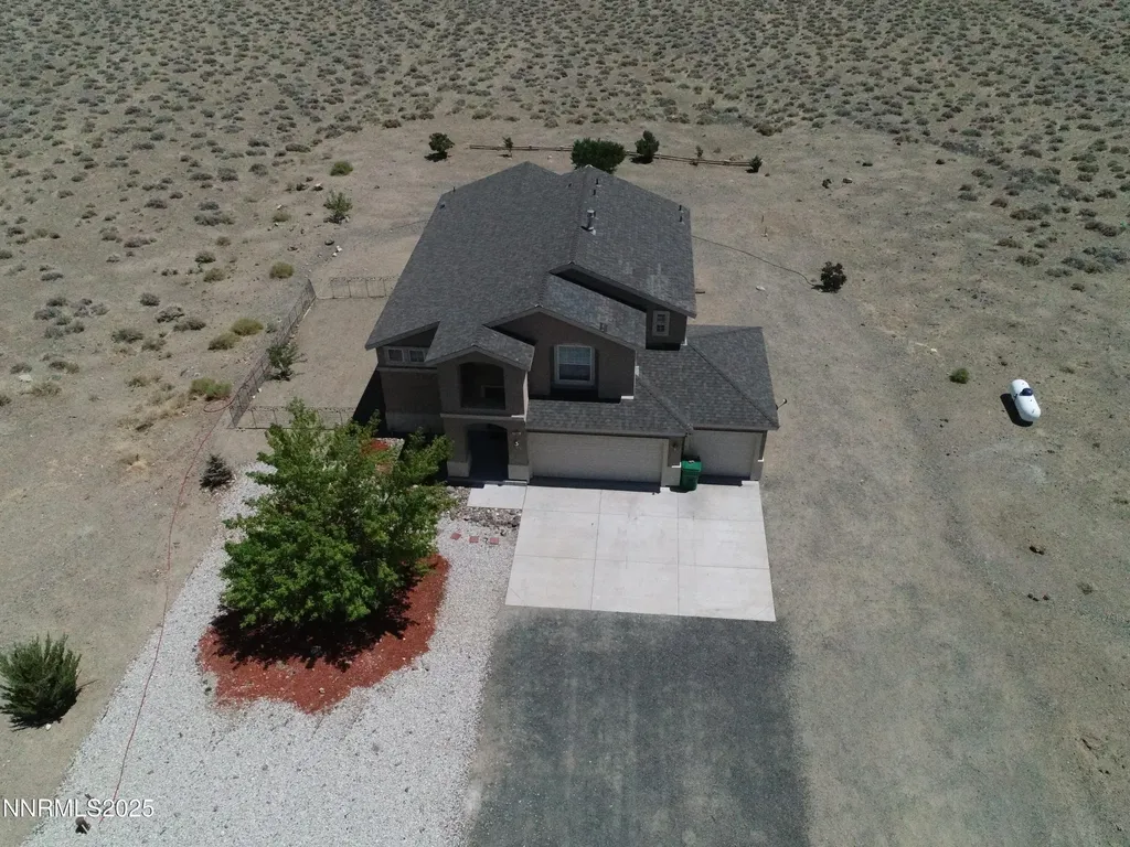 7900 Beech Silver Springs NV 89429
