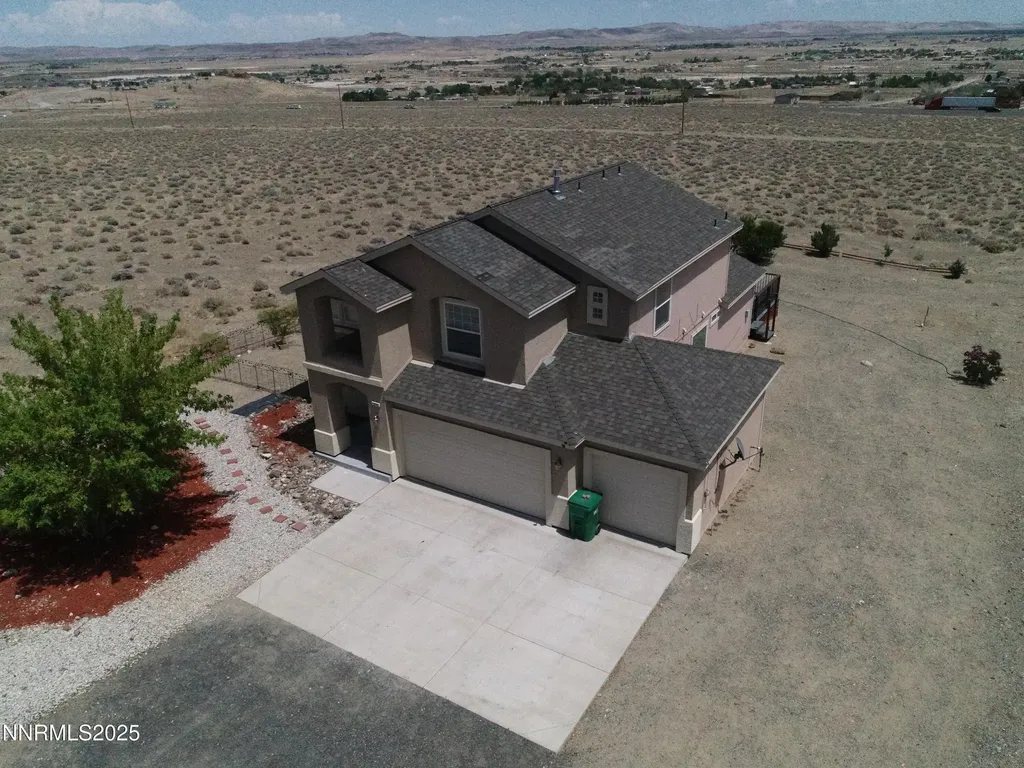 7900 Beech Silver Springs NV 89429